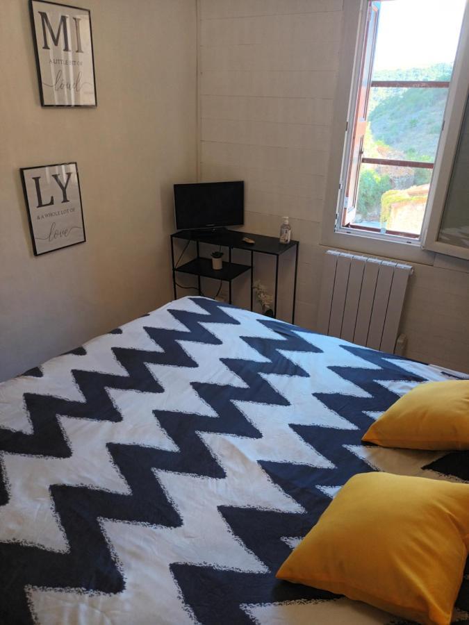 B&B Chambres "Chez Meme Germaine" Caramany Экстерьер фото